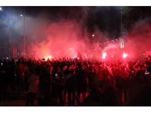 Şampiyonluk Kutlaması Kavgaya Dönüştü