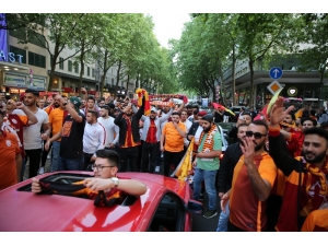 Köln’de Şampiyonluk Kutlamaları