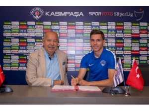 Pavelka İle Sözleşme Yenilendi