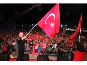 Mersin’de Ferhat Göçer Konseri