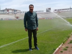 Atatürk Stadyumu Zemini Suya Kavuştu