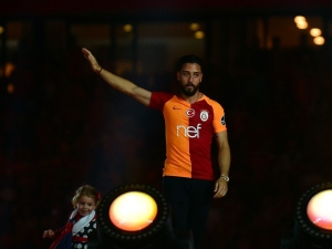 Önce Tepki Sonra Alkış!