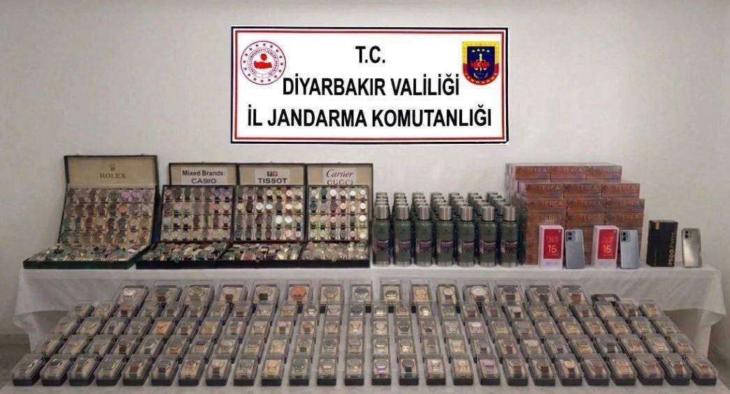 diyarbakir-da-cok-sayida-gumruk-kacagi-urun-ele-gecirildi