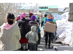Zengin Beşik’in Fakir Türklerine Ramazan Yardımı