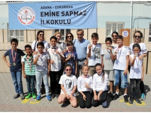 İlkokul Öğrencilerinin Mezuniyet Coşkusu