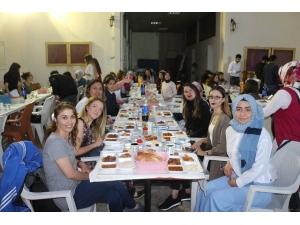 Altıntaş’ta Üniversite Öğrencilerine İftar