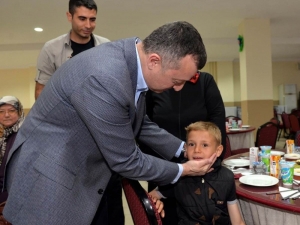 Vali Büyükakın Şehit Ve Gazi Aileleriyle İftar Yaptı