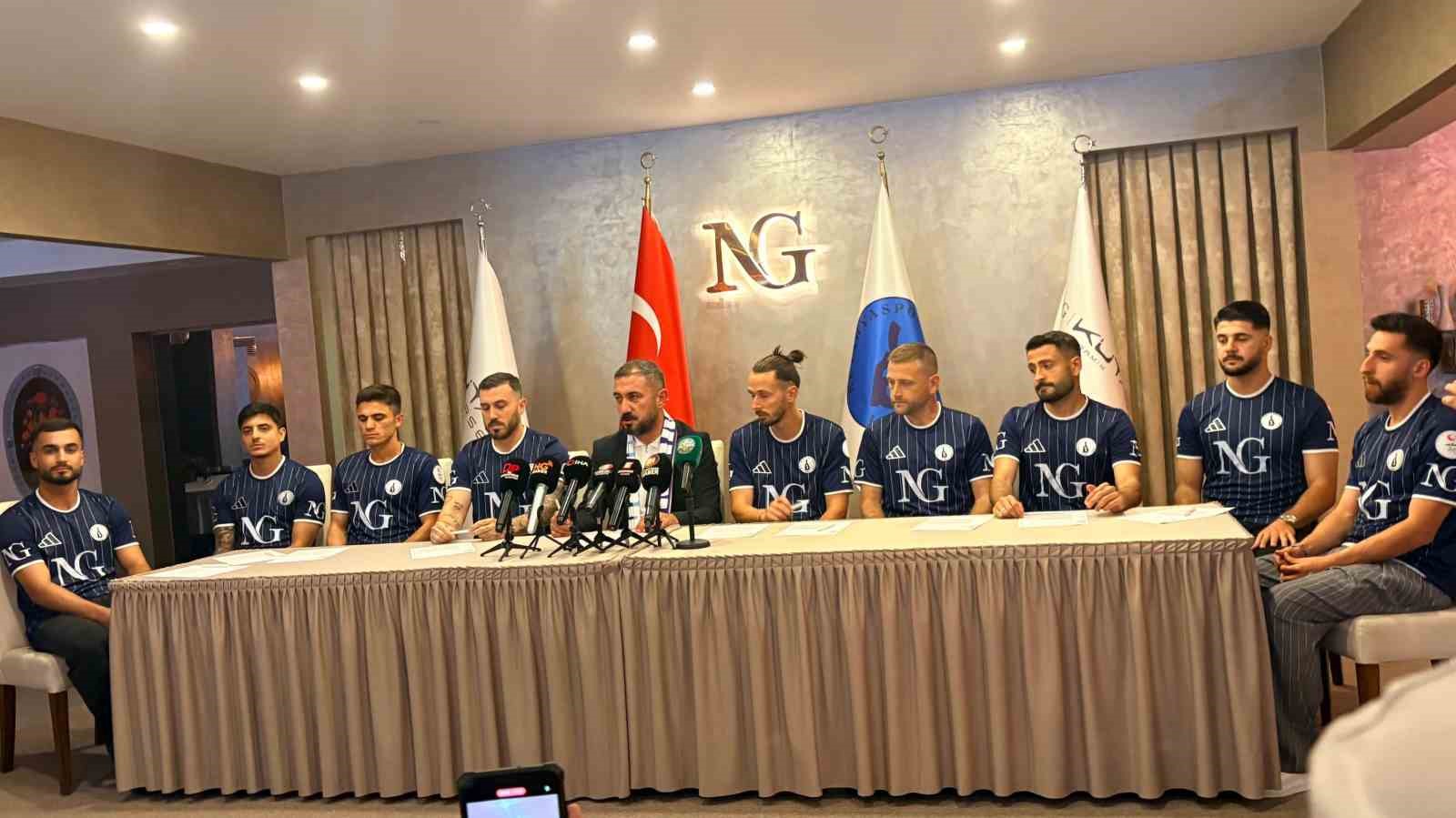 kutahyaspor-9-futbolcuyla-sozlesme-imzaladi