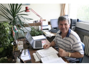 Uludağ Üniversiteli Akademisyene ‘Altın Kalem Ödülü’