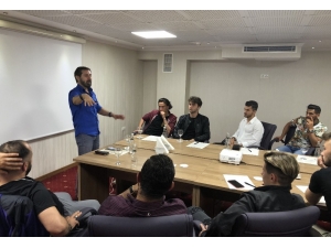 Yusuf Yazıcı: "Saha Dışında Da Gelişmek Zorundayız"