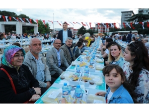 Körfezliler İftarda Bir Araya Geldi