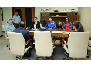 Başkan Karaosmanoğlu: "Gençlerimizden Dünyaya Yön Vermelerini İstiyorum’’