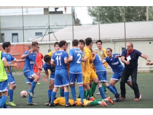 5 Kırmızı Kartın Çıktığı Maçta Yumruklar Konuştu