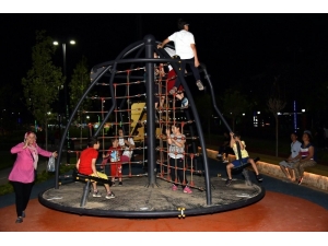 Salihli Masal Ormanı Parkını Çok Sevdi