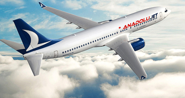 İstanbul-Erzurum Uçağına Havada Yıldırım Çarptı, Uçak Trabzon Havalimanı'na Acil İniş Yaptı