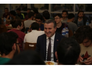 Bakan Osman Aşkın Bak’tan Öğrencilere Sürpriz Ziyaret