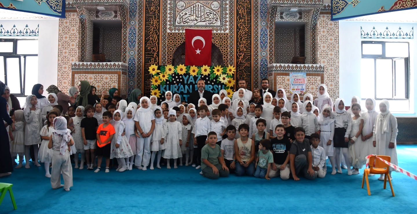 kutahya-da-yaz-kur-an-kursu-ogrencileri-camide-bulustu