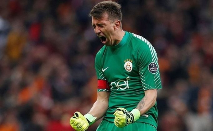 Galatasaray'da Tüm Dengeleri Değiştiren Tvit Ve Muslera'nın Haykırış