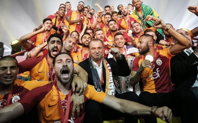 2 Hoca, 2 Yönetim, 1 Şampiyon! Terim'in Gözyaşları Ve Zafer...