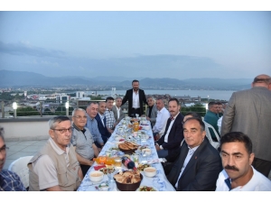İzmitli Muhtarlar İftar Yemeğinde Buluştu