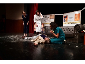 Adana’da Tiyatro Şenliği