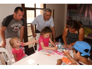 Kuşadası Belediyesi’nden Kukla Atölyesi