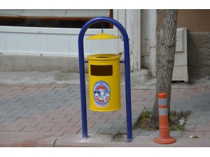 Emet’te Çöp Kutuları Yenilendi