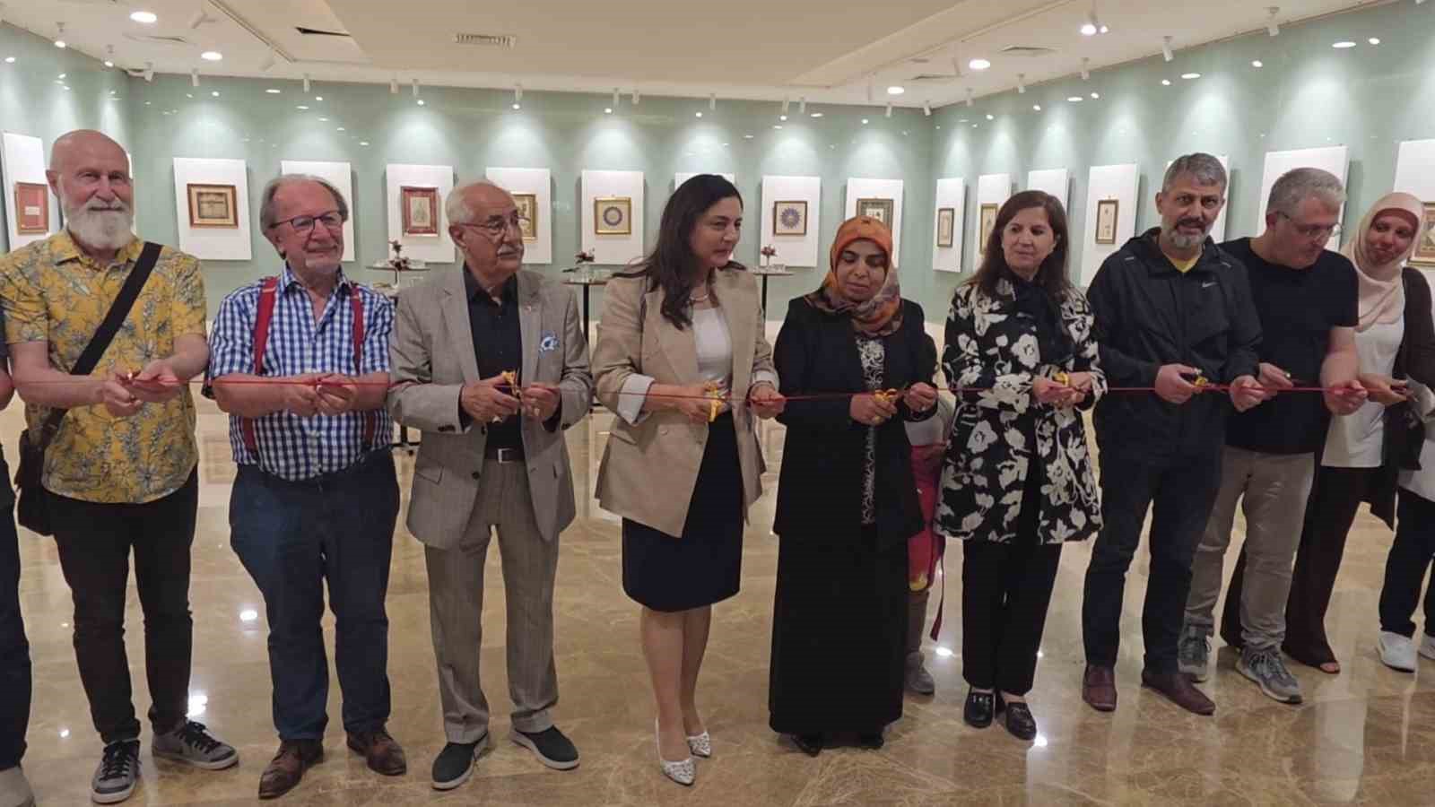 kutahya-da-tarih-ve-sanat-bulustu-koklerden-gelen-motiflerin-zarafeti-sergisi-ziyarete-acildi