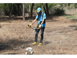 Manisa’da Mezarlıklarda Bayram Hazırlığı