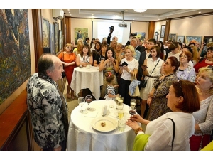 Türkiye Dostu Ressam Türk Konsolosluğunda Sergi Açtı