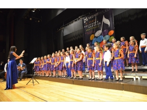 Uşaklı Minikler İzleyenleri Büyüledi