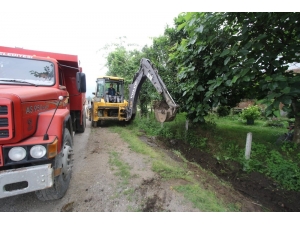 Akyazı’da Kanal Temizleme İşlemleri Hız Kazandı