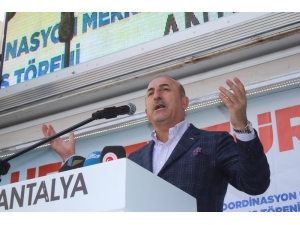 Bakan Çavuşoğlu: “1,8 Milyar Ümmet, Recep Tayyip Erdoğan’ın Seçilmesi İçin Dua Ediyor”