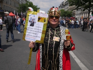 Fransa’da Binlerce Kamu Çalışanı Macron’un Reformlarına Karşı Yürüdü