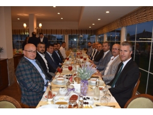 Düzce Meclisi Üyeleri İftarda Buluştu