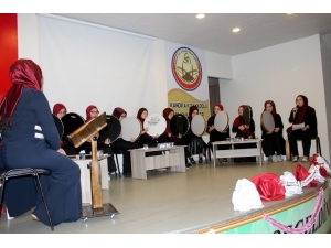 Ko-mek Kursiyerleri Bendir Çalmayı Öğrendi