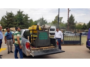 Köylerde Sinekle Mücadele Sürüyor