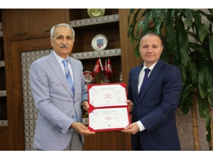 Aü Diş Hekimliği Fakültesi Kalitesini Tescilledi