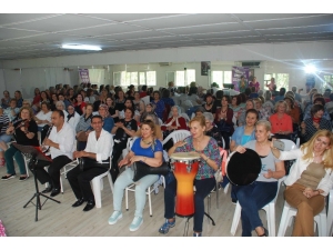 Nilüfer Kadın Korosu Huzurevi Sakinlerini Ağırladı