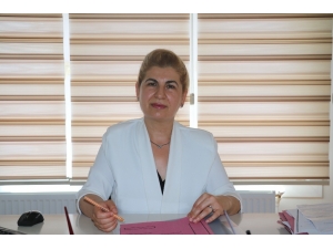 Chp’de Kadın Vitrin Süsü