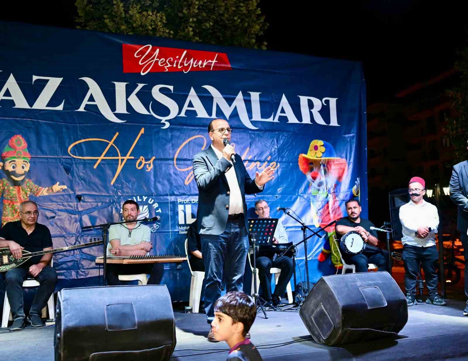 yesilyurt-ta-30-agustos-zafer-bayrami-coskusu-yaz-aksamlarina-tasindi