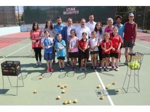 Uşak Belediyesi 6 Branşta Yaz Okulu Açıyor