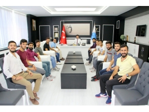 Rektör Karacoşkun Üniversiteli Sporcularla Bir Araya Geldi