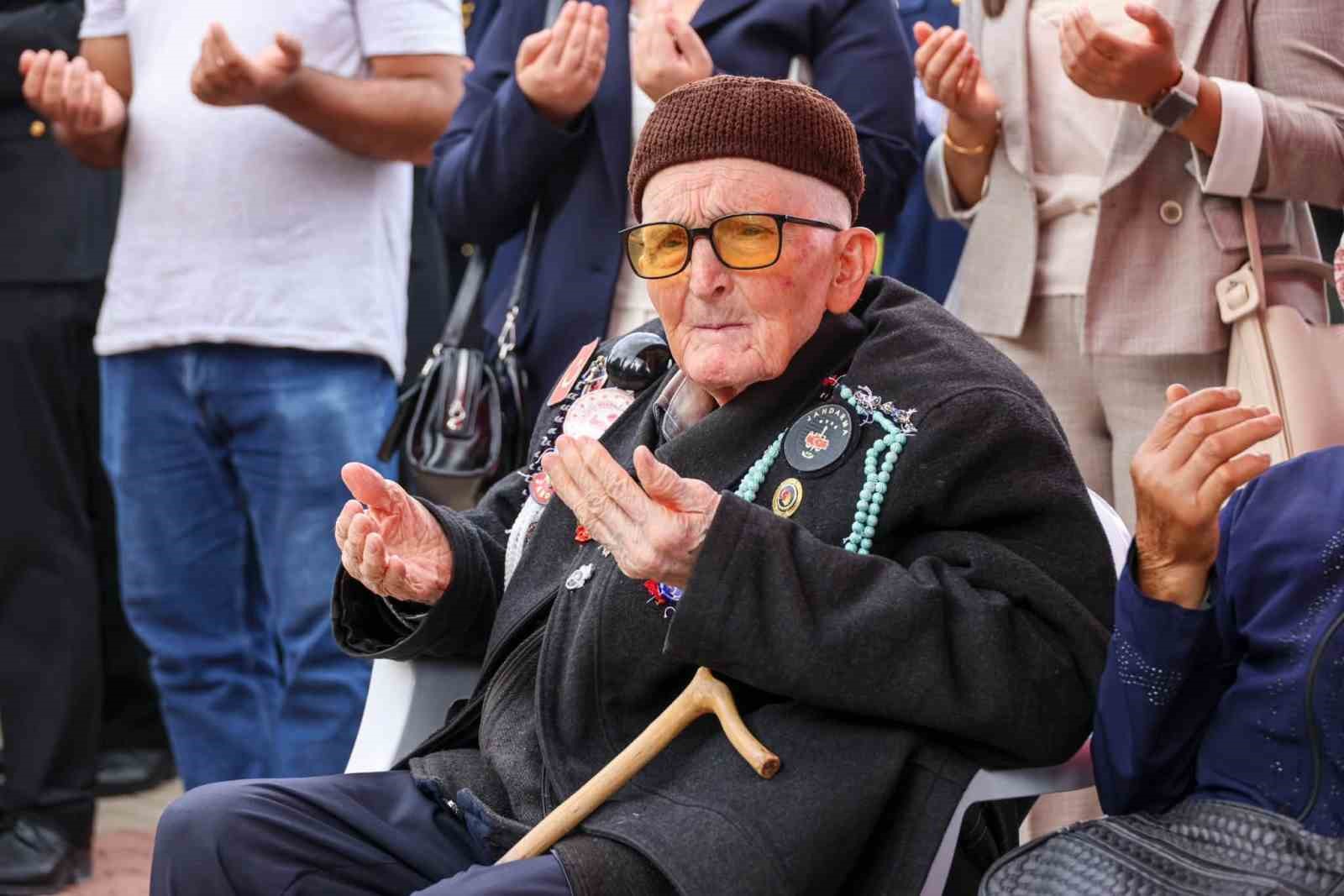 bilecik-te-sehitlik-ziyareti