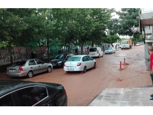 Kovancılar’da Sağanak Etkili Oldu