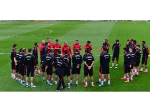 Cengiz Ünder Antrenmanı Yarıda Bıraktı