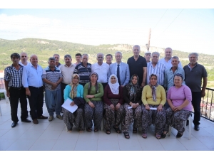 Tarhan, Doludan Etkilenen Çiftçilerle Görüştü