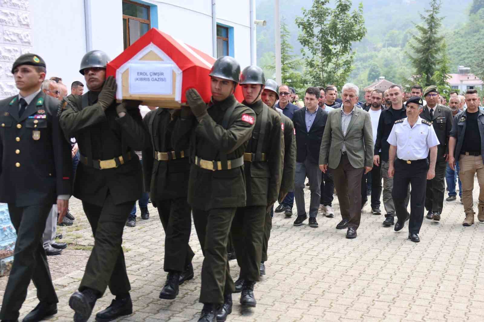 kibris-gazisi-erol-cimsir-son-yolculuguna-ugurlandi