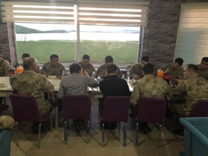 Kaymakam Koç, İftar Yemeğinde Mehmetçikle Bir Araya Geldi