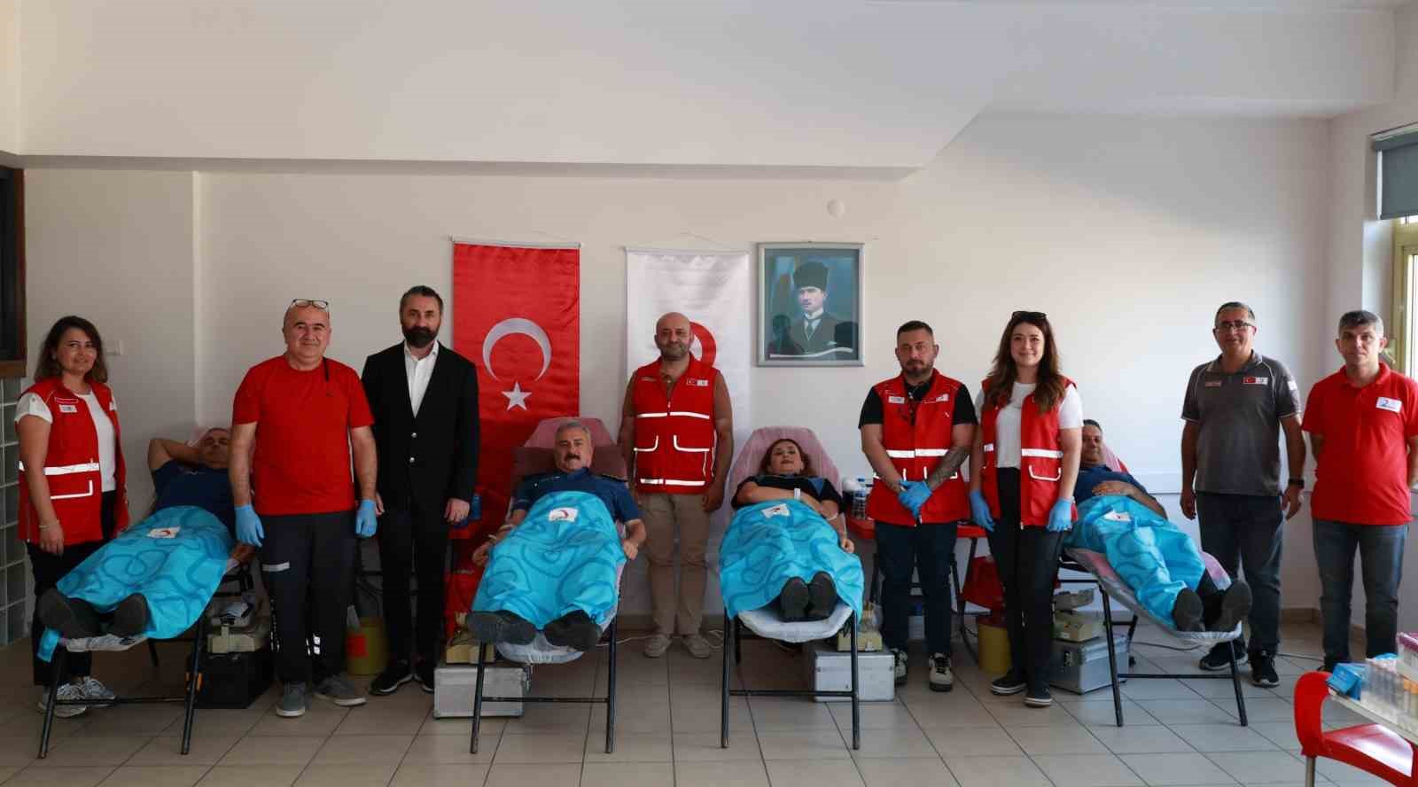 mersin-de-emniyet-teskilatindan-kan-bagisina-destek